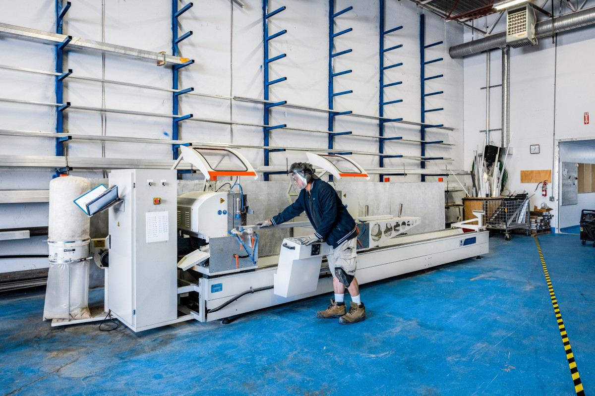 0206 Double head aluminum cutting